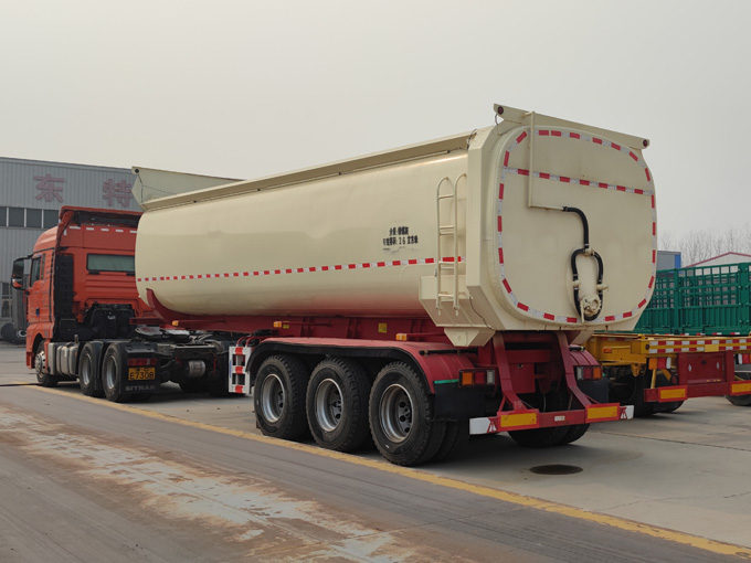 罐式后翻自卸半掛車