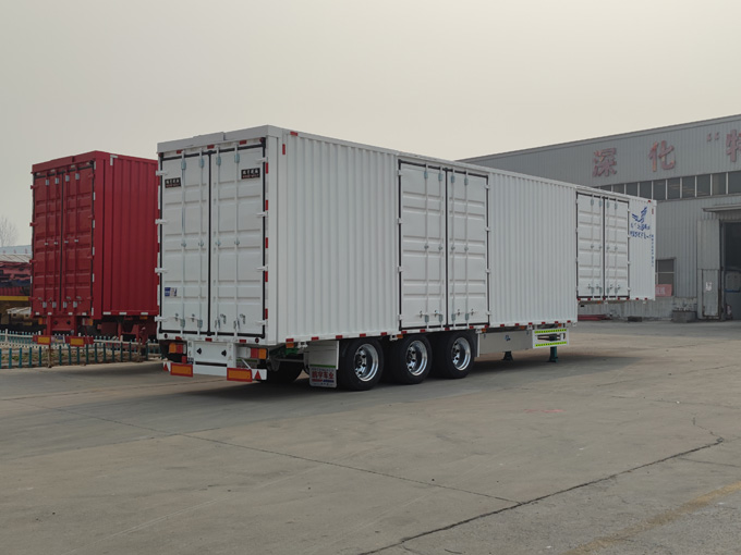 展翼廂式半掛車