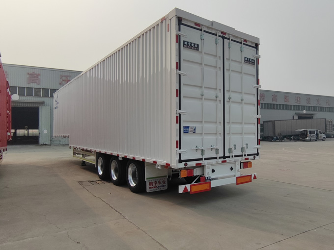 展翼廂式半掛車(chē)