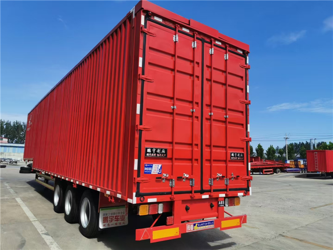 廂式半掛車(chē)